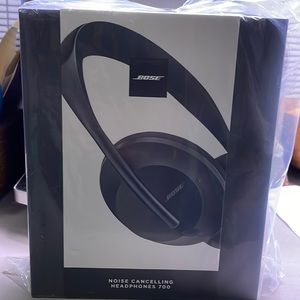 Bose Noise Cancelling Headphones 700
